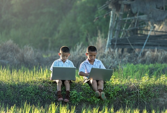 children enjoy making web stories
